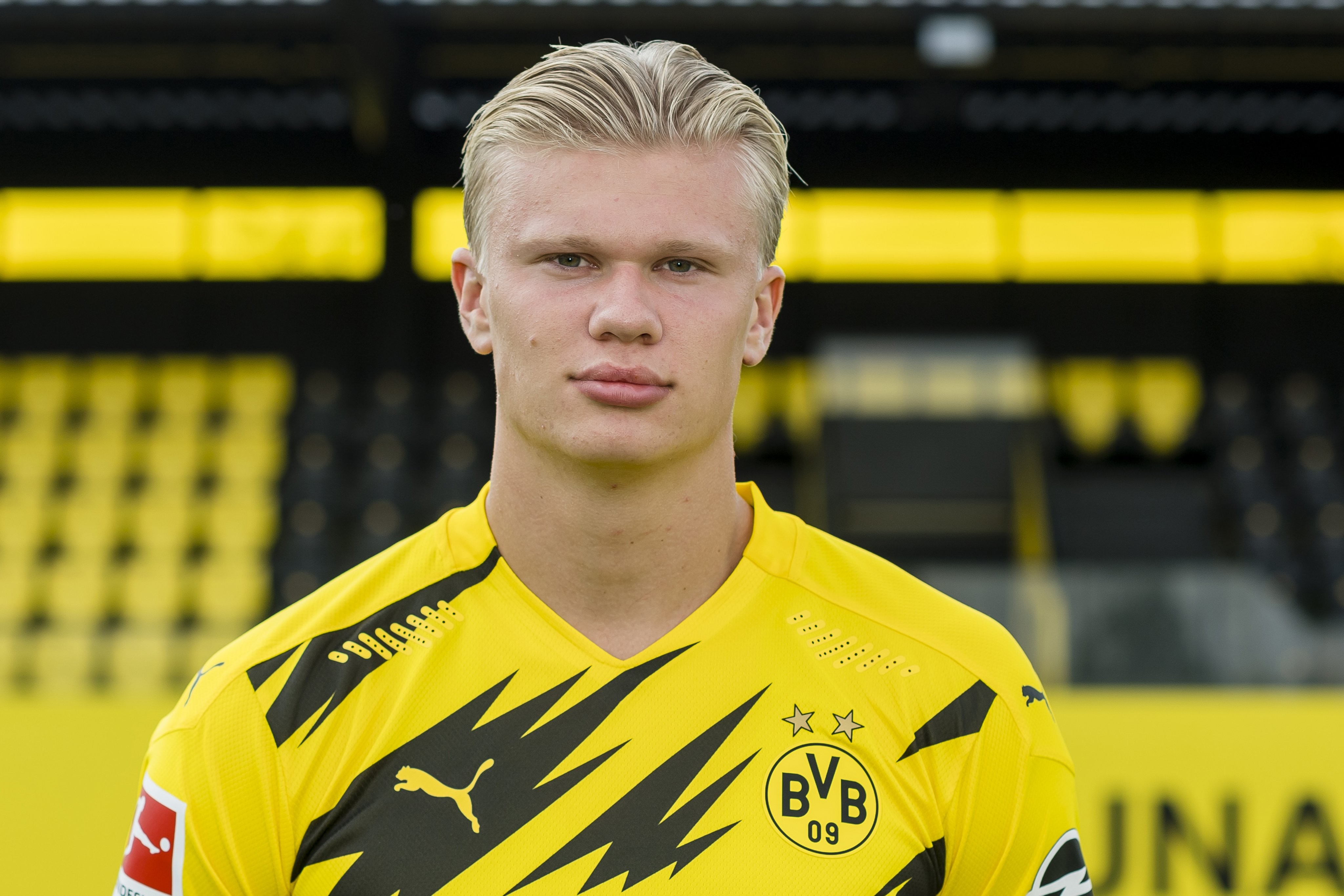 图片报：拜仁三将晒AI生成胡子照片，参与活动呼吁关注男性健康（图片报：拜仁三名球员晒AI合成胡须造型照，参与活动倡导关注男性健康）