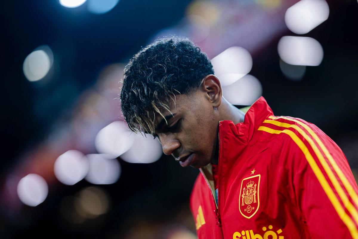 美记：库里距离复出还有一段时间，这次客场之旅可能看不到他（美记：库里复出尚需时日，本次客场之旅恐难见到他）