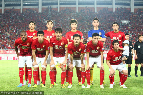 埃斯特旺经纪人：我们连续4年和巴萨谈转会，但对方财政困难（埃斯特旺经纪人：与巴萨谈转会已四年，但其财务困境成阻碍）