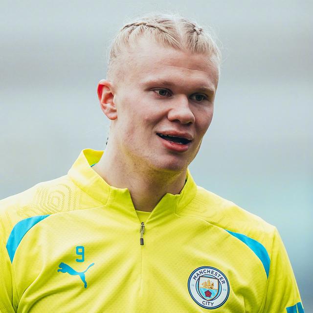 米体：莫拉塔妻子被发现已不再佩戴婚戒，二人感情陷入危机（米体：莫拉塔妻子疑不再戴婚戒，两人关系生变）