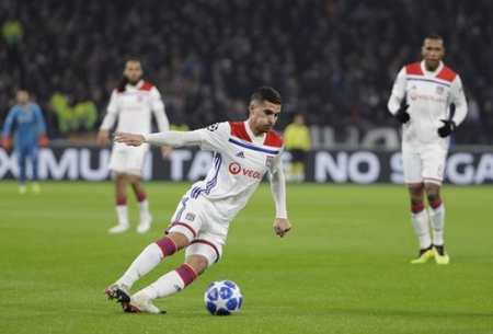 亚泰小将景泊羲完成中超首秀，月初曾说自己的梦想是中超首发（亚泰新星景泊羲迎来中超处子秀，月初坦言梦想是中超首发）