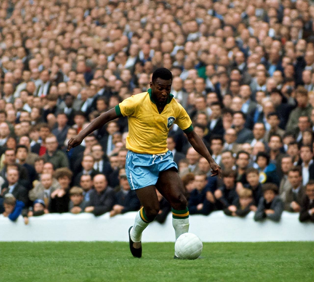 红军前6次对阵国米4胜2负，有望成第二支3次欧冠客胜国米球队（近6次交锋红军4胜2负，剑指史上第二支欧冠客场三胜国米的球队）