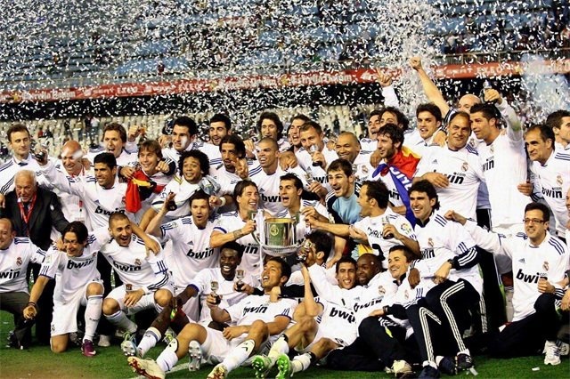 迈阿密国际vs纽约城首发：梅西领衔，苏亚雷斯替补（迈阿密国际对阵纽约城首发出炉：梅西率队出战，苏亚雷斯坐镇替补席）