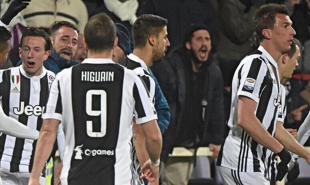 布朗本赛季第13次砍下30+，上赛季含季后赛仅10次（布朗本季30+已达13场，上季含季后赛才10场）