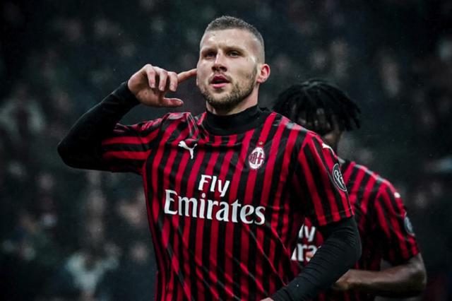 机敏前插破门，当选全场最佳，芒特越踢越好了，继续加油！（机敏插上破门，荣膺全场最佳，芒特状态蒸蒸日上，继续加油！）