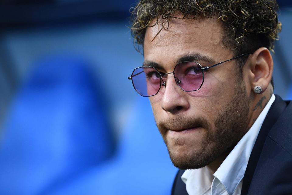 中国女足2-3苏格兰女足，张琳艳、吴澄舒互相传射，豪厄特吊射双响（中国女足2比3负于苏格兰，张琳艳与吴澄舒互相传射，豪厄特挑射梅开二度）