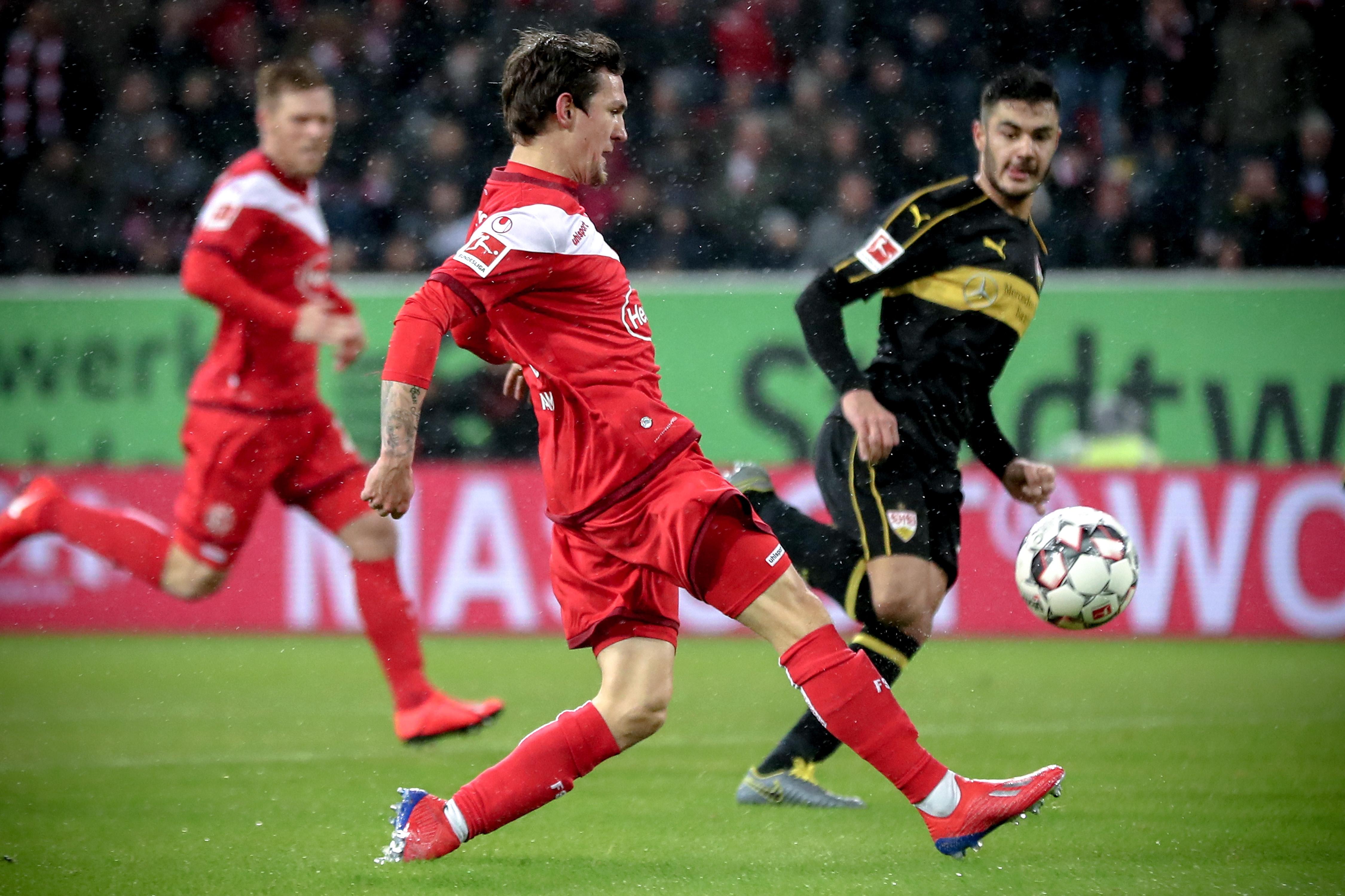 即将重返托特纳姆热刺球场，孙兴慜在他的壁画上签名（重返热刺主场在即，孙兴慜为个人壁画签名）