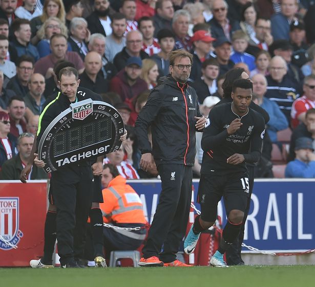 鲁比亚莱斯再谈亲吻门：我不需要向珍妮弗道歉，她当时同意了（鲁比亚莱斯再度谈“亲吻门”：称无需向珍妮弗致歉，表示当时已获对方同意）