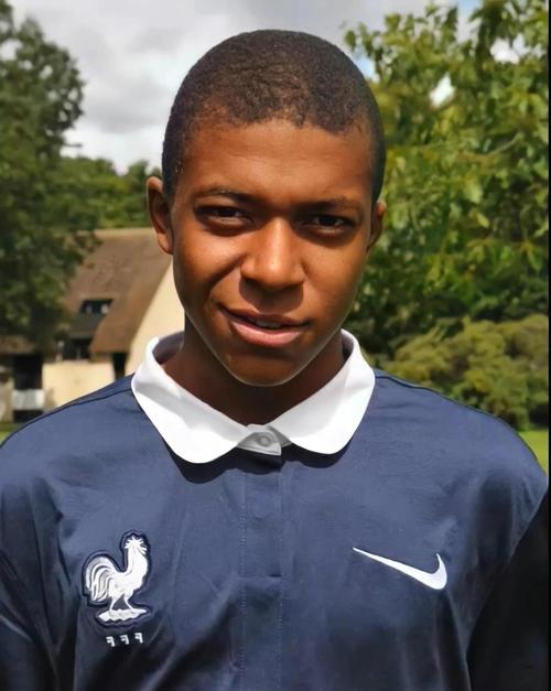 湖人斯马特谈伤势：就是背部痉挛，属于多年积劳造成的损耗（湖人斯马特谈伤情：背部痉挛，系长期积劳所致的磨损）