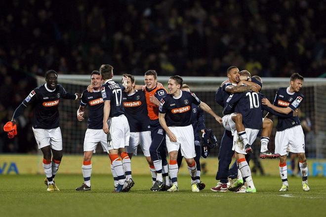 麦肯尼：没能拿下3分很遗憾；新教练带来了新的理念和活力（麦肯尼：错失三分令人惋惜，新帅注入全新理念与活力）