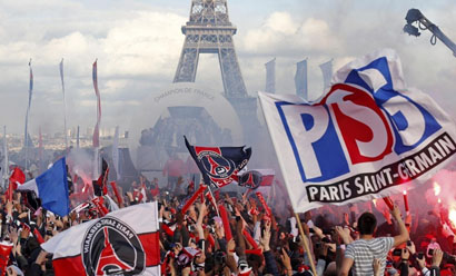 图片报：拜仁关注16岁艾希霍恩，赫塔考虑续约并提高解约金（图片报：拜仁盯上16岁小将艾希霍恩，赫塔拟续约并上调解约金）